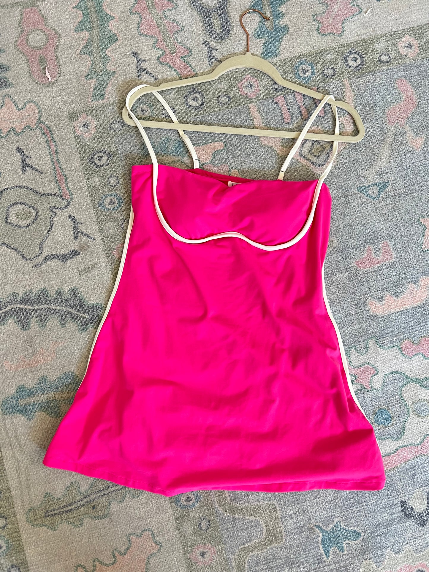 PINK ATHLETIC DRESS￼