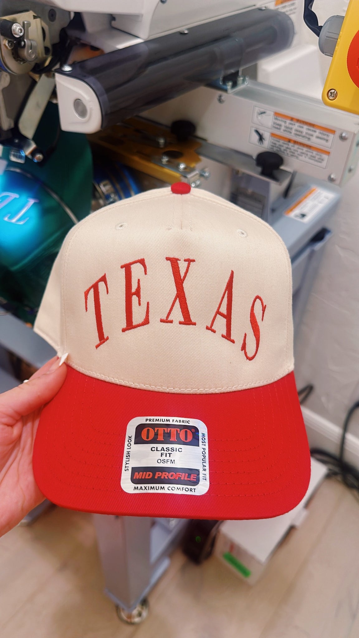 RED TEXAS HAT