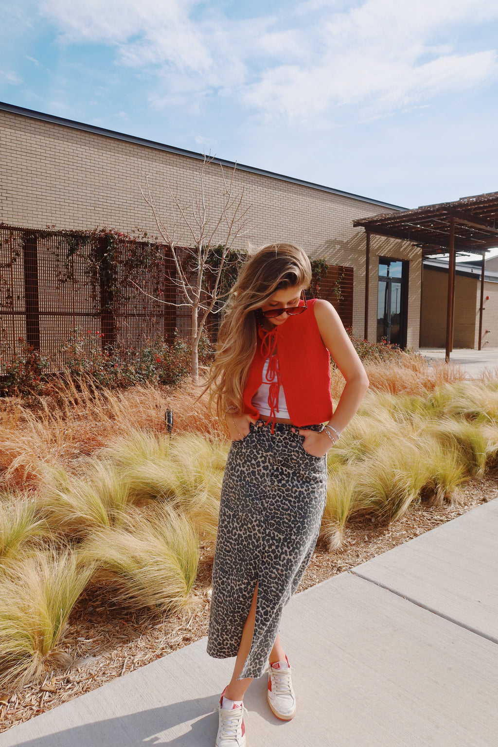 RED KNIT VEST