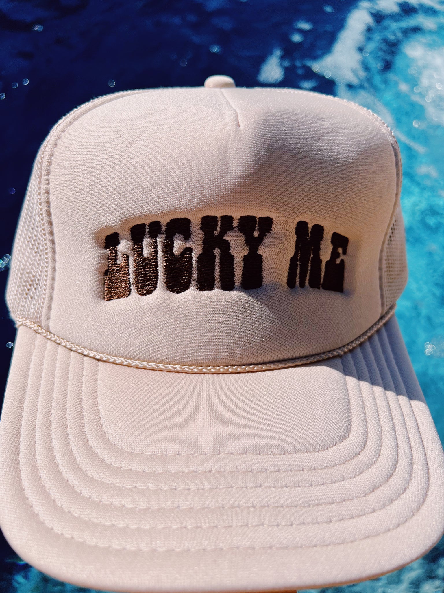 LUCKY ME TRUCKER HAT ☻